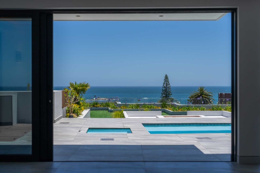 11 Bedroom Property for Sale in Camps Bay Western Cape